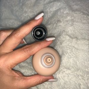 MAC Face and Body Foundation (C3) NEVER used!